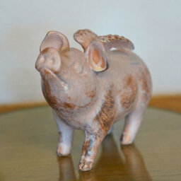 Burgess Flying Pig Resin Statue Farmyard Piglet Home Outdoor Ornament Decoration Piggy - thumbnail 3