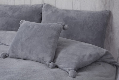 Rapport Home Pom Pom Fleece Cushion Cover (43X43)