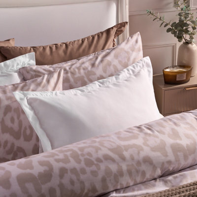 Ohs 2 X Plain Dyed Oxford Pillowcases Soft Microfibre Pillow Cover Set - White - image 1