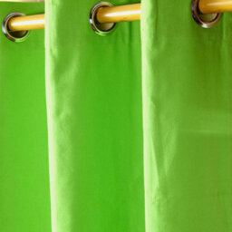 Homescapes Plain Green Cotton Eyelet Curtains 117 X 137 Cm - thumbnail 3