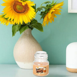 Urbn-Living Strawberry - Glass Jar Scented Candle With Lid - thumbnail 4