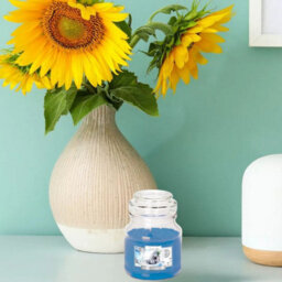 Urbn-Living Strawberry - Glass Jar Scented Candle With Lid - thumbnail 6