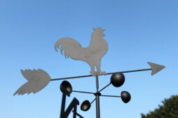 Garden Market Place Weathervane - Cockerel Steel Weathervane With Ground Spike And Wall Fixing. - thumbnail 2
