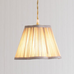 Valuelights Loralei Light Grey Small Pleated Faux Silk Scalloped Easy Fit Lamp Shade (D)25.5Cm - thumbnail 2