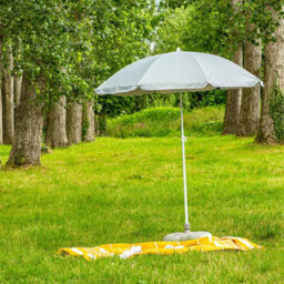 Harbour Housewares Metal Beach Parasol & Base Set - 1.74 X 1.93M - Grey/white - thumbnail 5