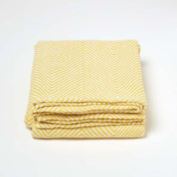 Homescapes Cotton Halden Chevron Yellow Throw, 150 X 200 Cm - thumbnail 2