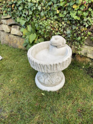 Stone Rustic Garden Birdbath With Frog Atop Garden Ornament - thumbnail 4