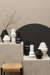 Orsina Finely Crafted Black Vase, Geometric Design Flower Ceramic Vase, Compact And Lightweight Vase For Flowers - thumbnail 2