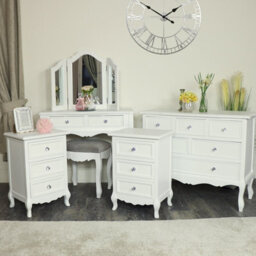 Melody Maison White Bedroom Furniture Large Chest Of Drawers, Dressing Table Set & Pair Of Bedside Tables - Victoria Range