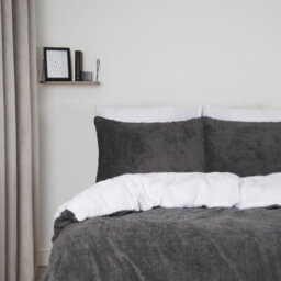 Ohs Reversible Teddy Duvet Cover With Pillowcase, Charcoal White - King - thumbnail 2