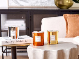Beliani Set Of 3 Scented Candles Metallic Glamour Soy Wax Sweet Notes - thumbnail 2