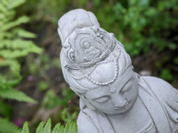 Traditional Kuan Yin (Guan Yin) Buddha Statue - thumbnail 4