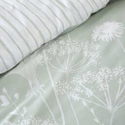 Catherine Lansfield Meadowsweet Floral Reversible Double Duvet Cover Set With Pillowcases Green - thumbnail 3