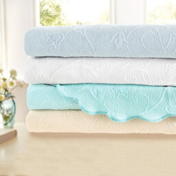 Cream Gabriella Bedspread - Machine Washable Bedding With Floral Design & Matelasse Weave - Size King, Measures 230 X 220Cm