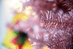 Shatchi 4Ft Rose Gold Christmas Tree Shiny Tinsels - thumbnail 3