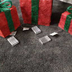 Samuel Alexander Set Of 3 Led Battery Powered Light Up Christmas Present Boxes In Red & Green - thumbnail 5