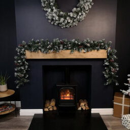 Samuel Alexander 2.7M Green Mixed Needle Christmas Garland With Pine Cones And Red Berries - thumbnail 2