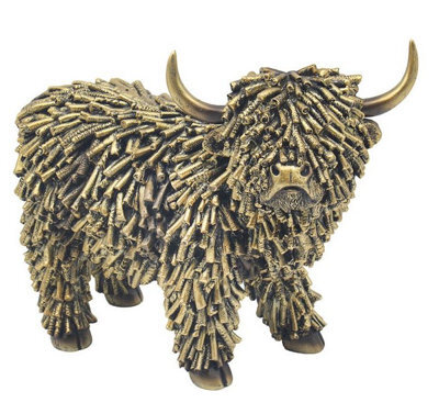Highland Cow Figurine Rustic Ornament Standin Detailed Display Housewarming Gift