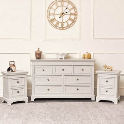 Melody Maison Large Taupe-Grey 7 Drawer Chest Of Drawers & Pair Of Bedside Tables - Daventry Taupe-Grey Range - image 1