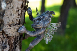 Fairy King Tree Peeker Garden Ornament - thumbnail 2
