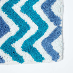 Homescapes Teal And Blue Chevron Cotton Bath Mat - thumbnail 2
