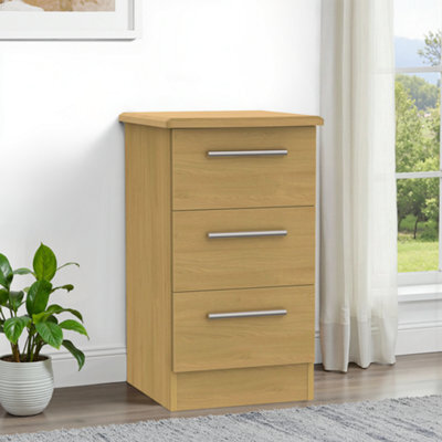 Montana Ready Assembled Matt Oak Effect 3 Drawer Bedside Table (H)700mm (W)400mm (D)410mm - image 1
