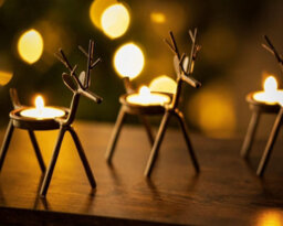 6X Metal Reindeer Tea Light Candle Holders & Tealights - thumbnail 4