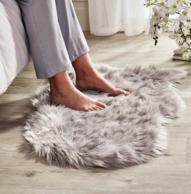 White Faux Sheepskin Rug - Deep Pile Fluffy Shaggy Area Rugs Or Sofa Chair Bench Cover Throw - Measures 90 X 60Cm - image 1