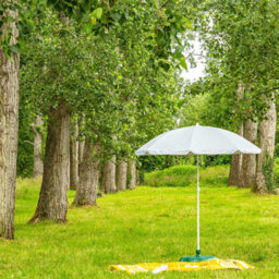 Harbour Housewares Metal Beach Parasol & Base Set - 1.74 X 1.93M - Grey/green - thumbnail 7