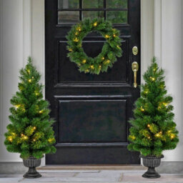 Urbn-Living Urbnliving 3 Pcs Christmas Decoration Set 2 Christmas Trees Green 1 Wreath With Led Light Up Bulb