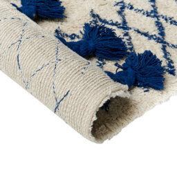 Wyld And Coco Beige Cotton Area Rug 140 X 200 Cm - Hand-Tufted, Geometric Pattern With Cobalt Blue Tassels - thumbnail 5