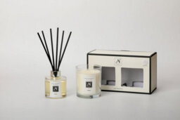 Aroma Naturals Minimalist Luxe Candle & Reed Diffuser Gift Set Seaweed, Pink Peppercorn Scent