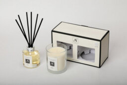 Aroma Naturals Minimalist Luxe Candle & Reed Diffuser Gift Set Seaweed, Pink Peppercorn Scent - thumbnail 2