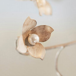 Luminosa Lighting Luminosa Lullaby 5 Light Multi Arm Ceiling Pendant Flower Design Cream With Brushed Gold, Pearl Effect Acrylic, E14 - thumbnail 6