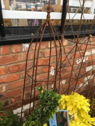 Poppy Forge Gothic 6Ft Obelisk Bare Metal/ready To Rust - Garden Plant Border Support - Solid Steel - L40.7 X W40.7 X H182.9 Cm - thumbnail 5