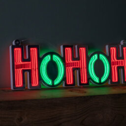 Samuel Alexander 40Cm Light Up Hanging Ho Ho Ho Christmas Infinity Mirror Sign With Red And Green Leds - thumbnail 5