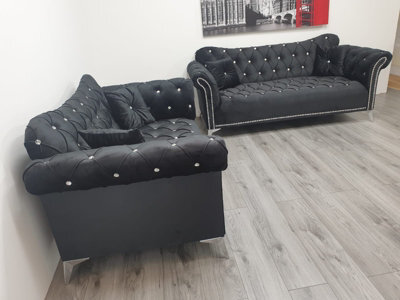 Stratus Interiors Elegance Chesterfield Back Velvet Sofa Plain Seating Cushions - 3 Seater - image 1