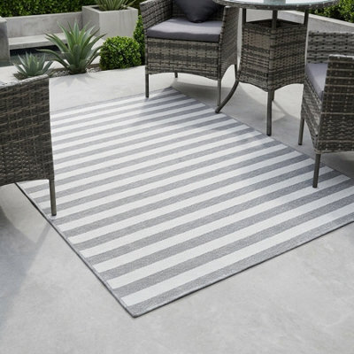 Garden Greatness Stylish Outdoor Woven Rug Large Stripe - image 1