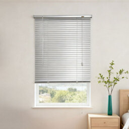 Garden Sanctuary Aluminium Horizontal Silver Coated Venetian Blind Shade 60Cm(W) X 130Cm(H) - thumbnail 3