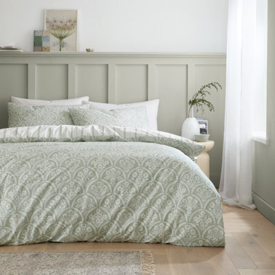 Bianca Fine Linens Scallop Floral 200 Thread Count Cotton Percale Reversible Single Duvet Cover Set With Pillowcase Green - image 1