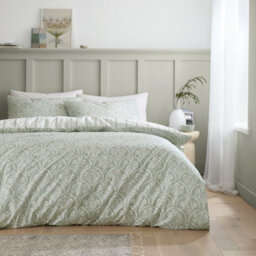 Bianca Fine Linens Scallop Floral 200 Thread Count Cotton Percale Reversible Single Duvet Cover Set With Pillowcase Green - thumbnail 1