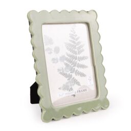 Candlelight Gloss Green Scalloped Single Photo Frame (H)21Cm X (W)16Cm - thumbnail 3