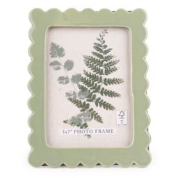 Candlelight Gloss Green Scalloped Single Photo Frame (H)21Cm X (W)16Cm - thumbnail 2