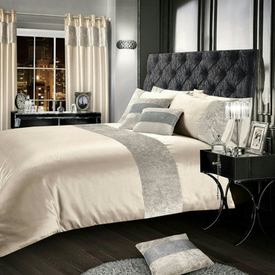 Intimates Luxurious Duvet Cover Set With Pillowcase In Crushed Velvet Finish, Chic Bedroom Decor, Easy-Care And Machine Washable - Raspberry