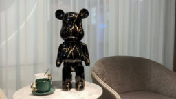 Nordic Resin Bear Sculpture Luxury Home And Desk Decoration Figurine - thumbnail 2