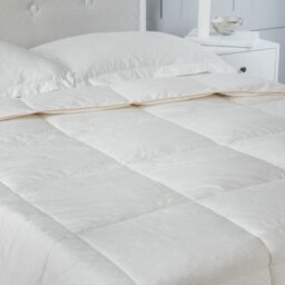 Luxury 13.5 Tog Goose Feather And Down Duvet 100% Cotton Cover - thumbnail 2