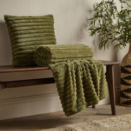Catherine Lansfield Cosy Ribbed Faux Fur Blanket Throw Olive Green - thumbnail 3
