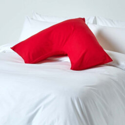 Homescapes Red Egyptian Cotton V Shaped Pillowcase 200 Tc - thumbnail 2
