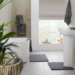 Catherine Lansfield Anti-Bacterial Cotton 90X140Cm Bath Sheet Charcoal Grey - thumbnail 4