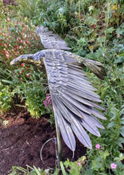 Inspirational Gifting Gliding Eagle Bird Sculpture Metal Garden Ornament On Stand - thumbnail 3